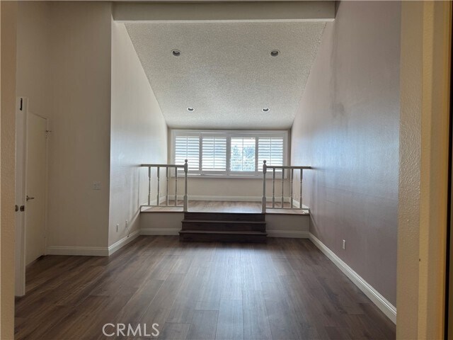 Building Photo - 2310 Applewood Cir