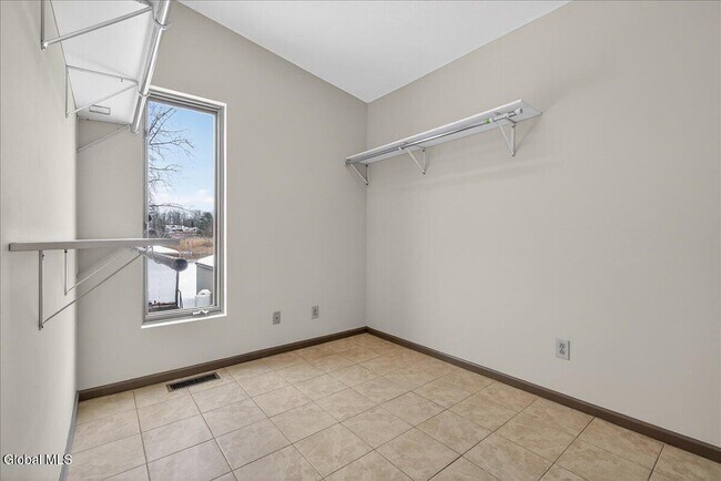 Building Photo - 54 Freemans Bridge Rd