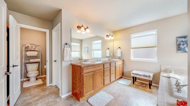 Building Photo - 3108 Highlands Blvd