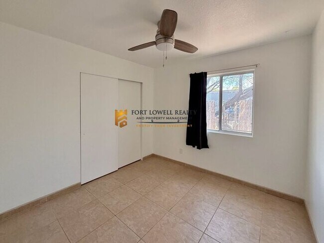 Building Photo - Charming three bedroom - two bathroom GREA...