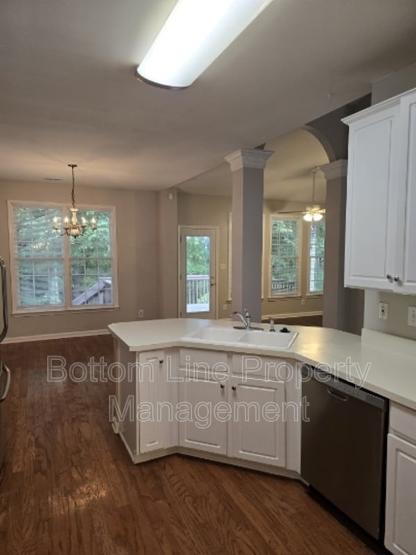 Building Photo - 7803 Harrington Woods Rd