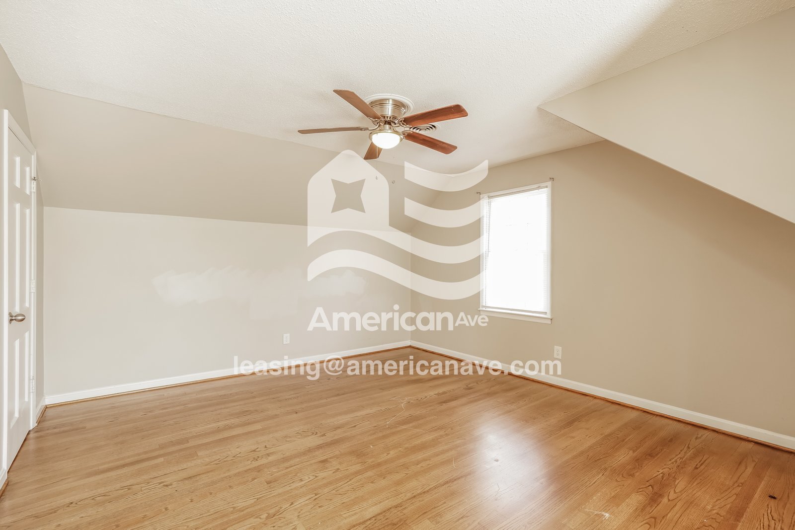 Building Photo - 3512 Jamaica Dr