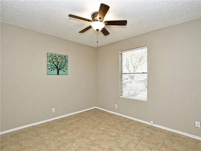 Building Photo - 5401 Spring Meadow Rd