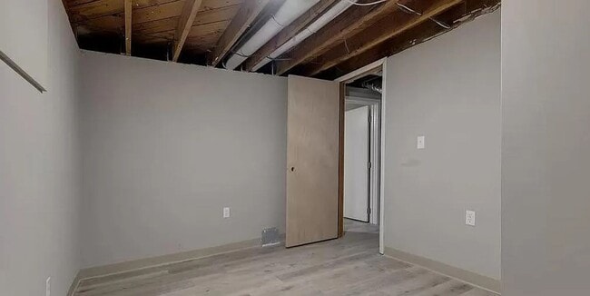 Building Photo - 1726 S Yale St