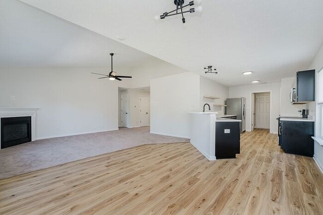 Building Photo - Beautifully Updated Carmel Ranch in Haverstick – Walk to Prairie Trace!
