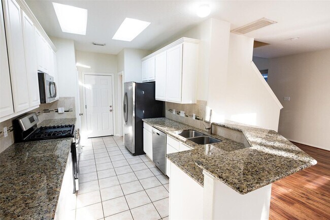 Building Photo - 11 Summer Haze Cir