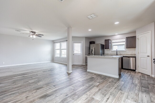 Building Photo - 6414 Dynamic Sound