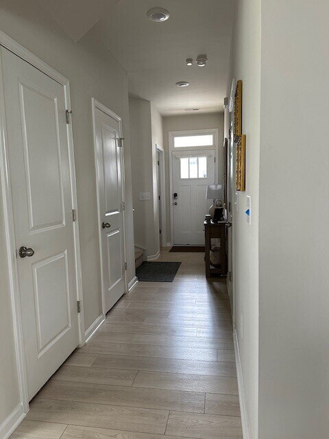 Building Photo - Beautiful 3 bedroom townhome with backyard space in Pendleton