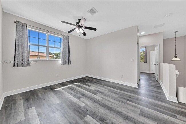 Building Photo - 995 SW 147th Ave