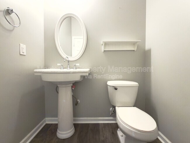 Building Photo - 2916 Hayward Ct