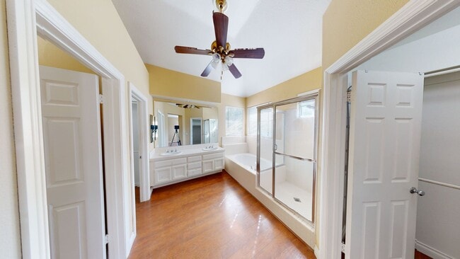 Building Photo - Welcome to Picasso Dr!