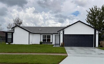 Building Photo - 303 Silk Oak Dr
