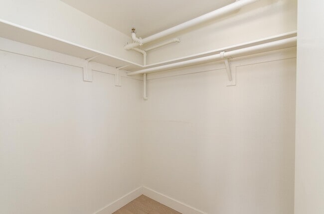 Building Photo - 321 S Berendo St