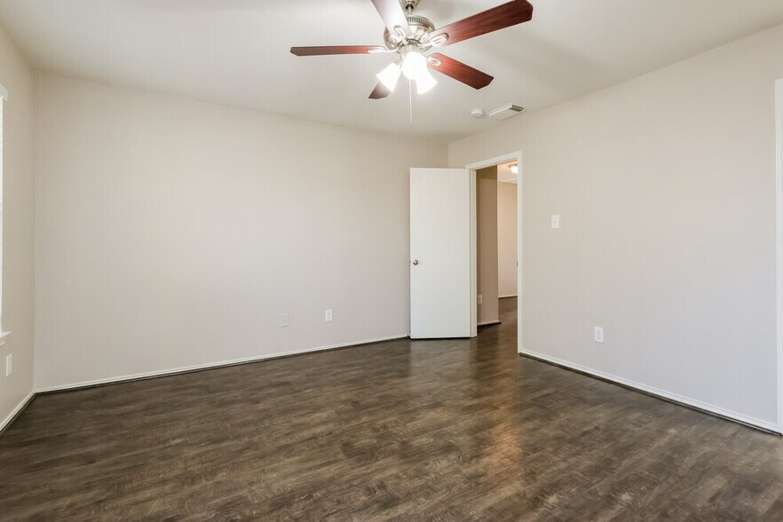 Building Photo - 7219 Rising Brook Dr