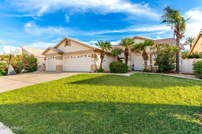 Building Photo - 1825 E Arabian Dr