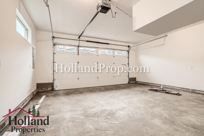 Building Photo - Brand-New Luxury Living Near Butternut Creek Park!