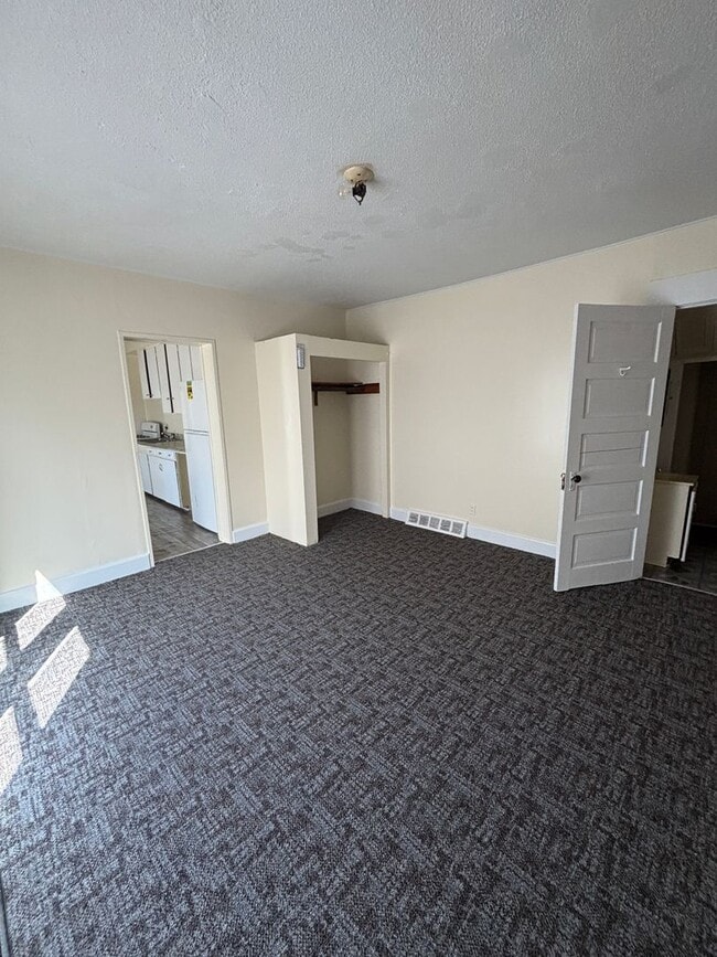 Building Photo - 227 Independence Ave