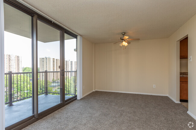 1BR, 1BA - 770 SF - Landmark Ridge