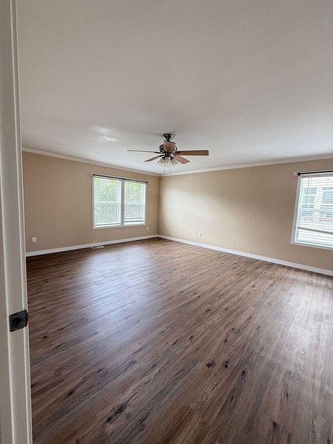 Building Photo - Move in Ready Luxury 4 Bedroom, 2.5 bath home for rent...