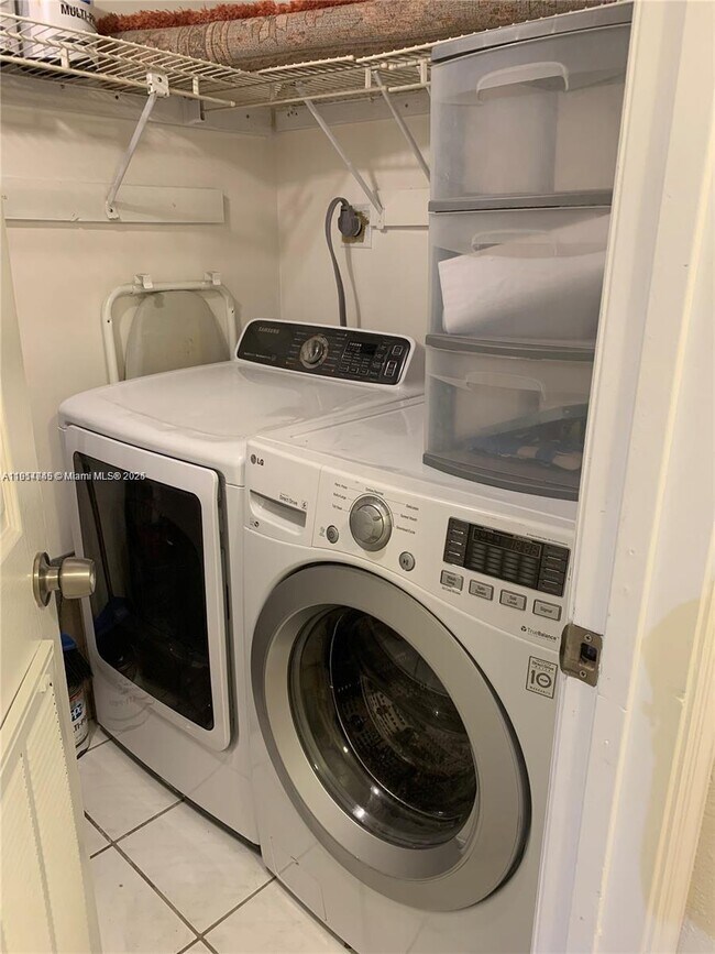 Building Photo - 3641 NW 95th Terrace