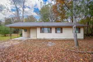 Building Photo - Charming 3-Bedroom Home on a Spacious Lot ...