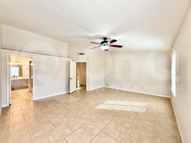 Building Photo - 2718 E Bighorn Ave