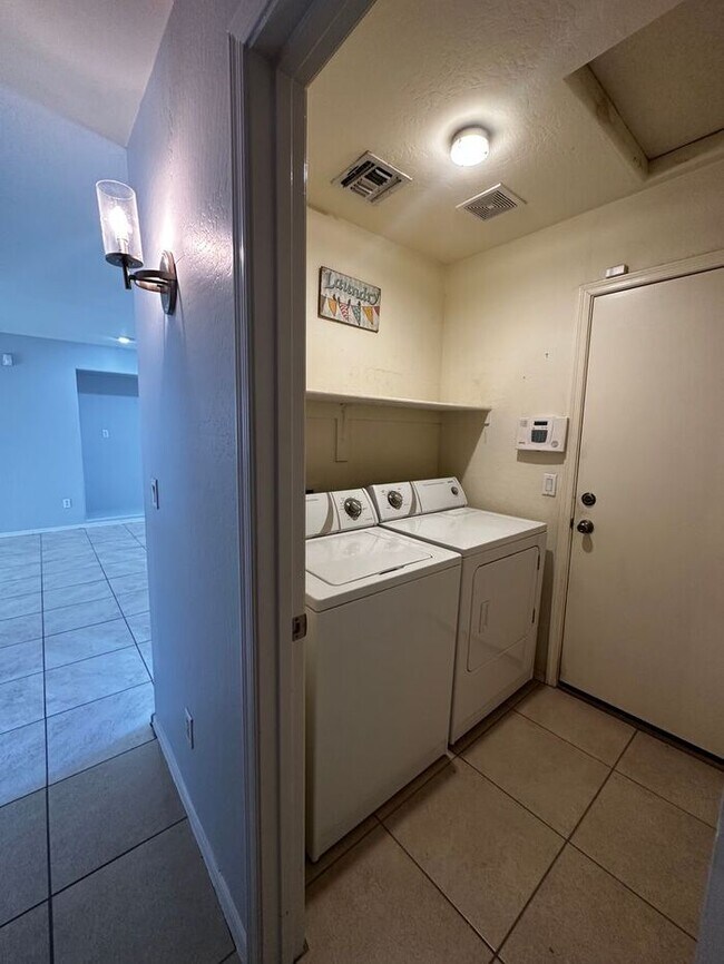 Building Photo - COMING SOON! Gorgeous 3 Bed 2 Bath in Buck...