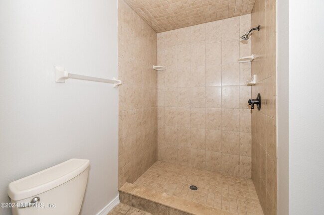 Building Photo - 10450 McGirts Creek Dr