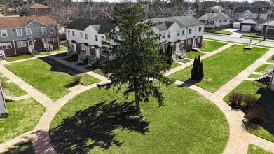 Building Photo - Cedar Knolls
