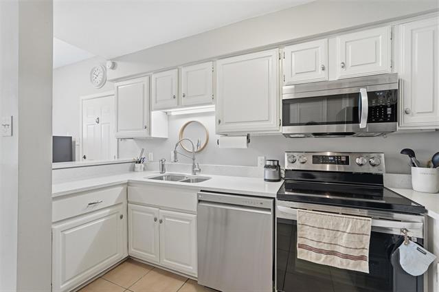 Building Photo - 6220 Bentwood Trail