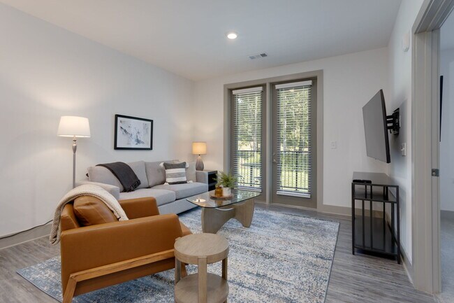 Building Photo - 950 Brittany Park Dr