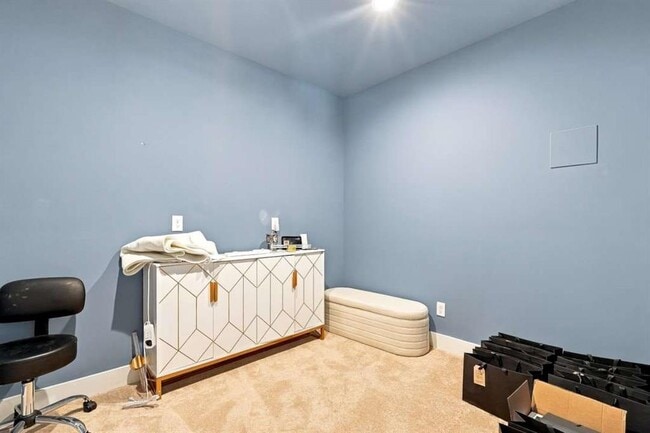 Building Photo - 6 Slick Ct