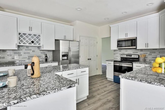 Building Photo - 413 Virginia Ave