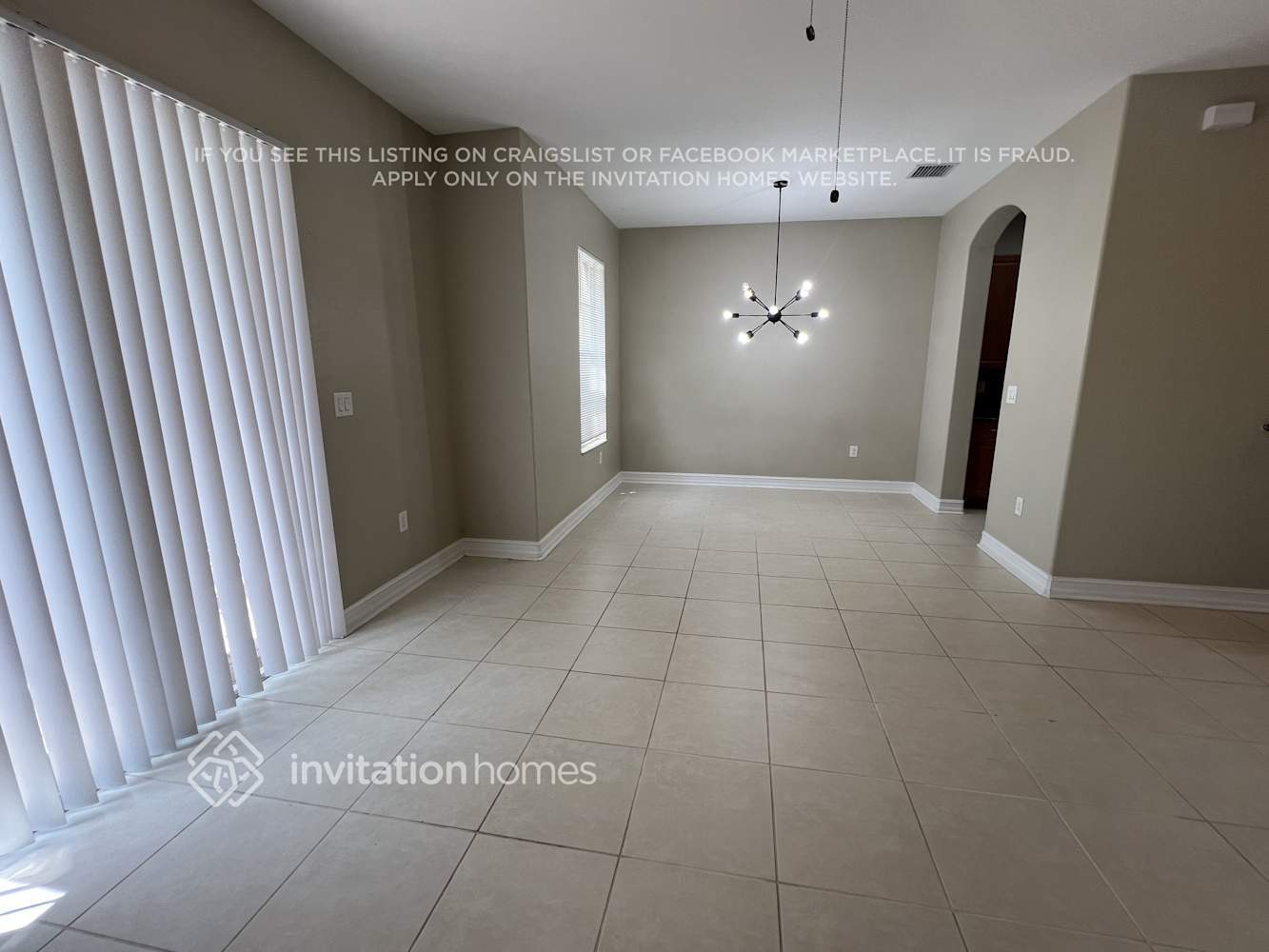 Building Photo - 6855 Julia Gardens Dr