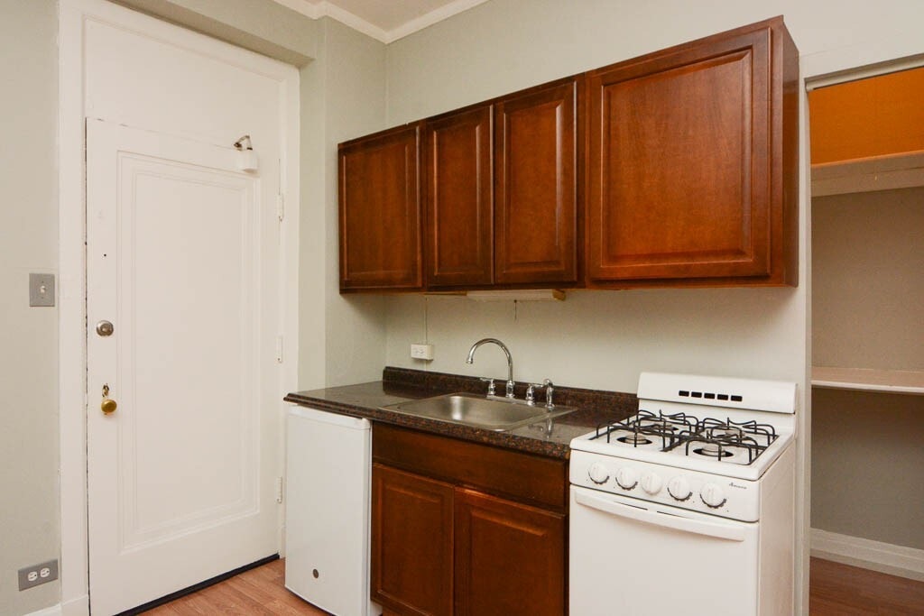 Building Photo - 3832 N Fremont St