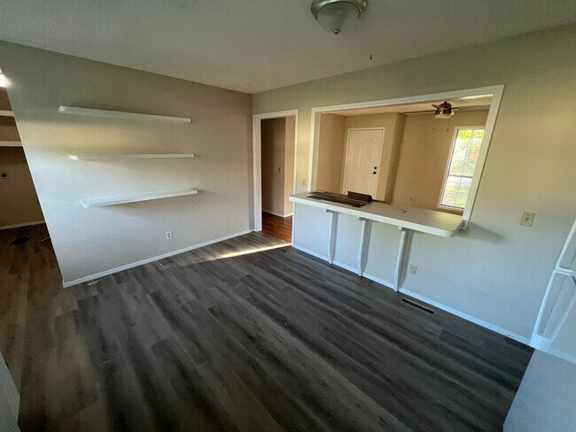 Building Photo - 3 Bed 1 Bath Republic, MO