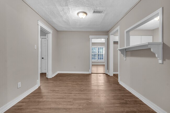 Building Photo - 481 Marianna St