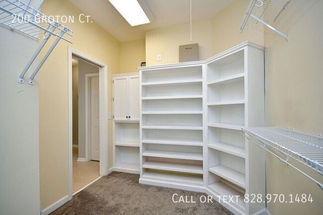 Building Photo - 200 Groton Ct