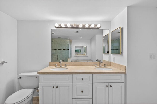 Building Photo - 4200 N Ocean Dr