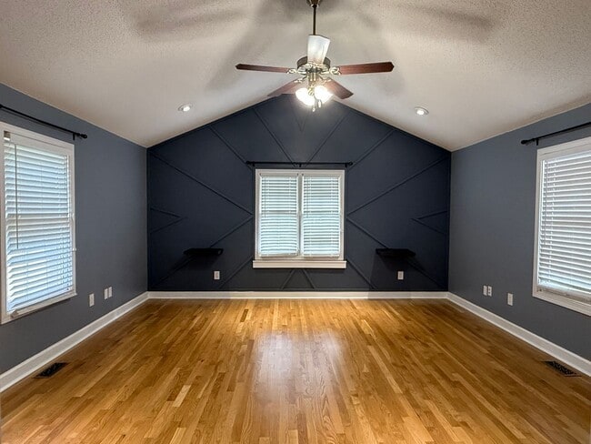 Building Photo - 3 bedroom one- level beauty in North Johnson City!
