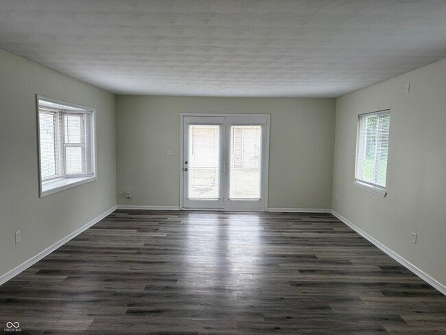 Building Photo - 5050 Hardegan St
