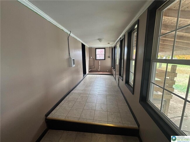 Building Photo - 654 Youngs Hill Rd