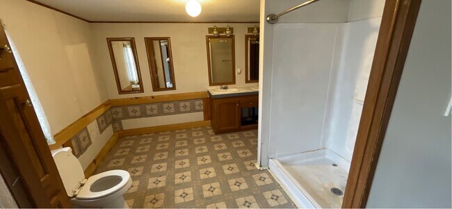 Building Photo - 204 E Browning St