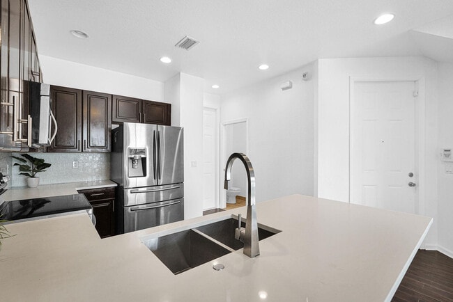 Building Photo - 1427 NW 34th Way