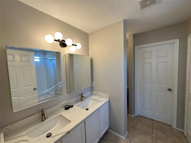 Building Photo - 14943 Sugar Peak Dr