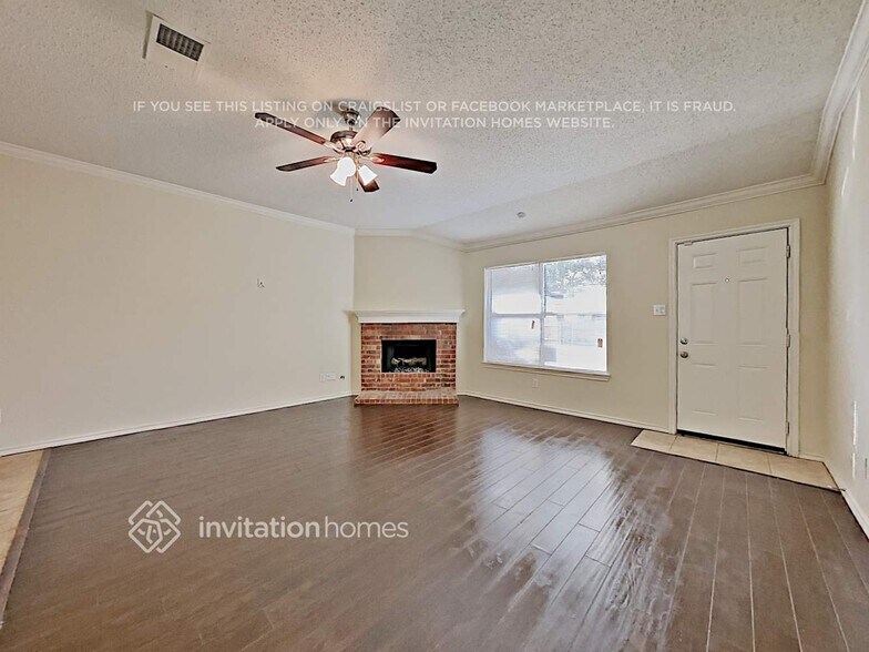 Building Photo - 1001 Ridgecrest Dr