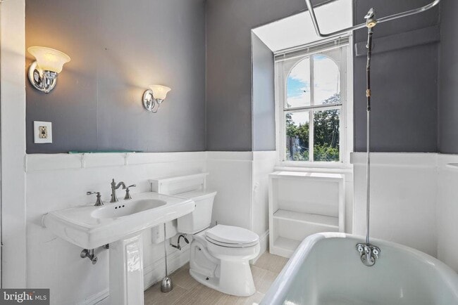 Building Photo - 12 Murray Pl