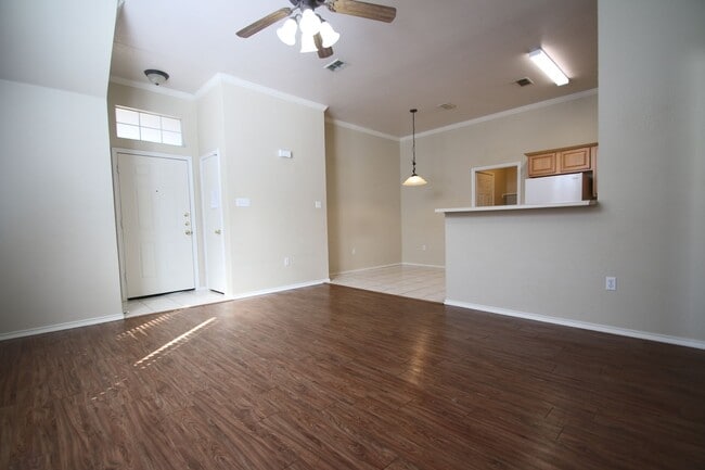 Building Photo - 105-107 Brazos Ln