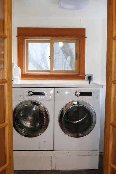 Building Photo - 549 E Mendenhall St