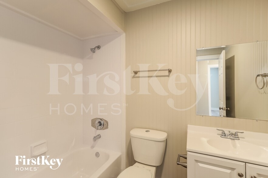 Building Photo - 8717 Irongate Dr